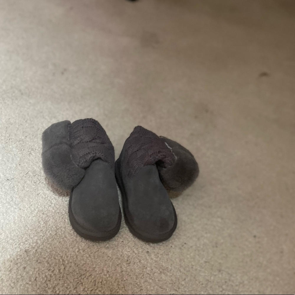 Toddler girls sweater Uggs
